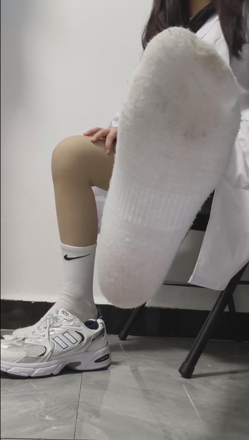 【新-足控】泡泡-厚肉丝 医生扮演【1V】【308MBpikpak云盘】